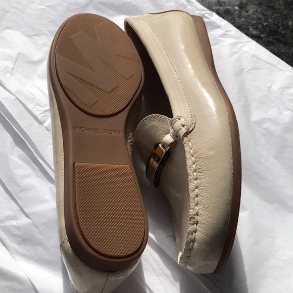 📍New Michael Kors Loafers - Picture 2 of 4
